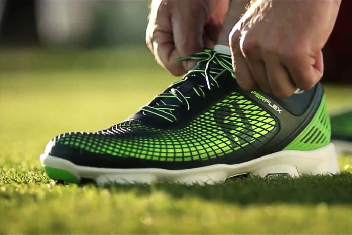 jak vybrat golfové boty